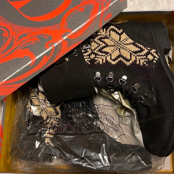 Kelsi Dagger ILya Boots - Picture 2 of 10